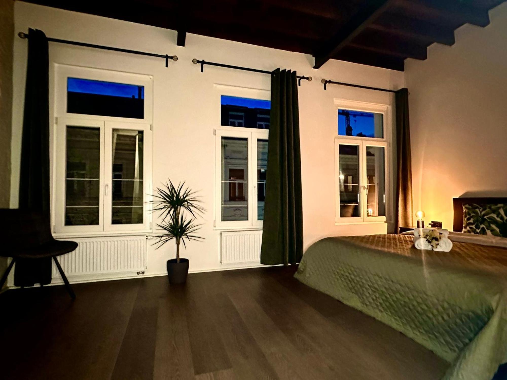 Luxury Suites Princess By Rikas Hotels Antwerp Exterior photo